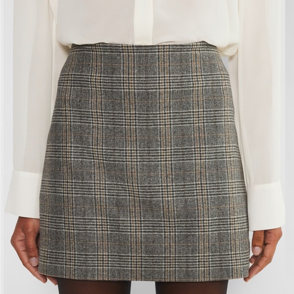Aritzia Classic Mini Skirt - Picture 1 of 4